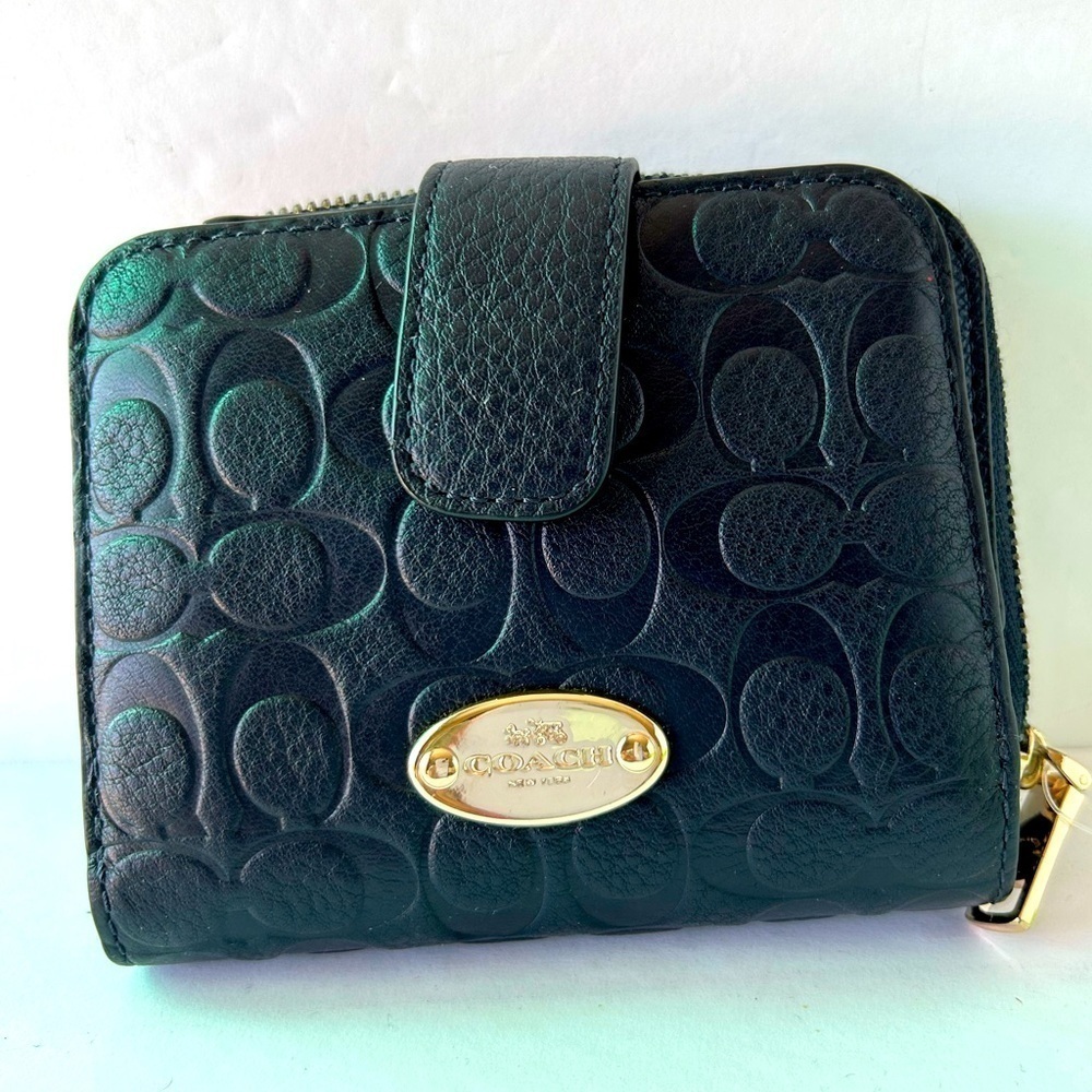 Coach NWOT Navy Blue Signature Embossed Pebble Leather Wallet